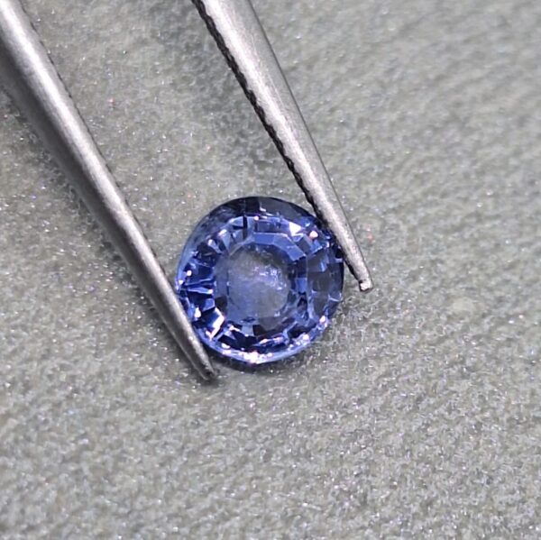 Blue Sapphire Natural 0.69 Cts. | Certified | Shape round - Image 2