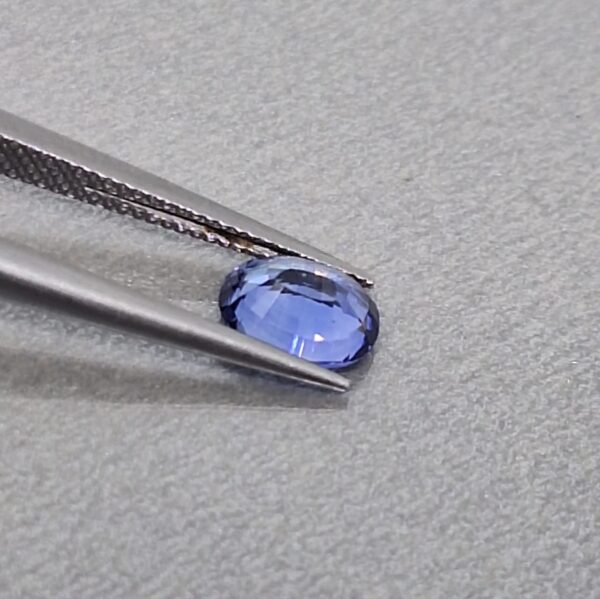 Blue Sapphire Natural 0.78 ct. | Certified | Shape Oval | Sri Lanka - Image 2