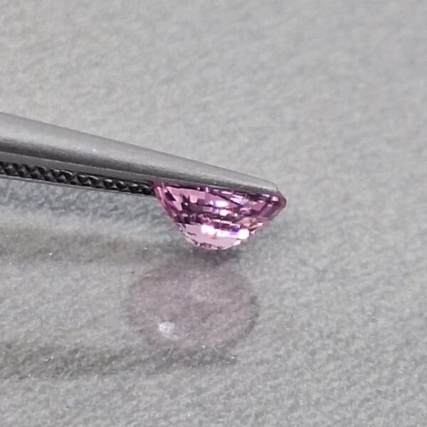 Natural Pink Sapphire 0.70 ct -untreated - Gemstone - Certified - Image 5