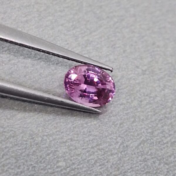 Natural Pink Sapphire 0.70 ct -untreated - Gemstone - Certified - Image 2