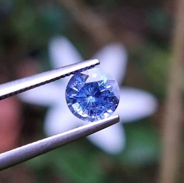 Natural Blue Sapphire | 1.23 Carats | Ceylon | Certified unheated - Image 3