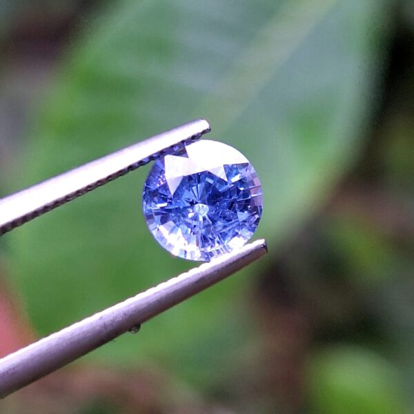 Natural Blue Sapphire | 1.23 Carats | Ceylon | Certified unheated - Image 5