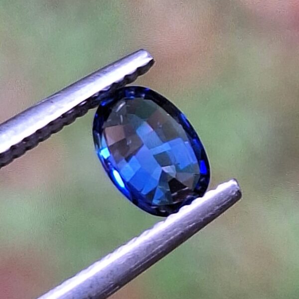 0.45 Cts. Natural Ceylon Royal Blue sapphire - Image 2