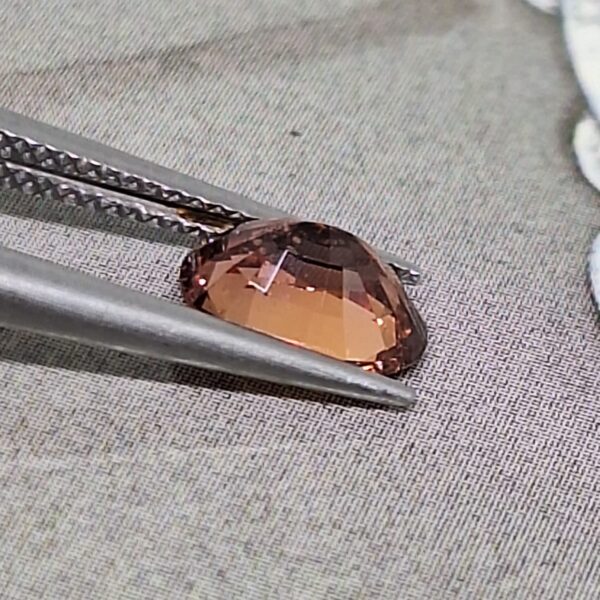 0.89 CT Padparadscha Sapphire Oval Natural Unheated - Image 3