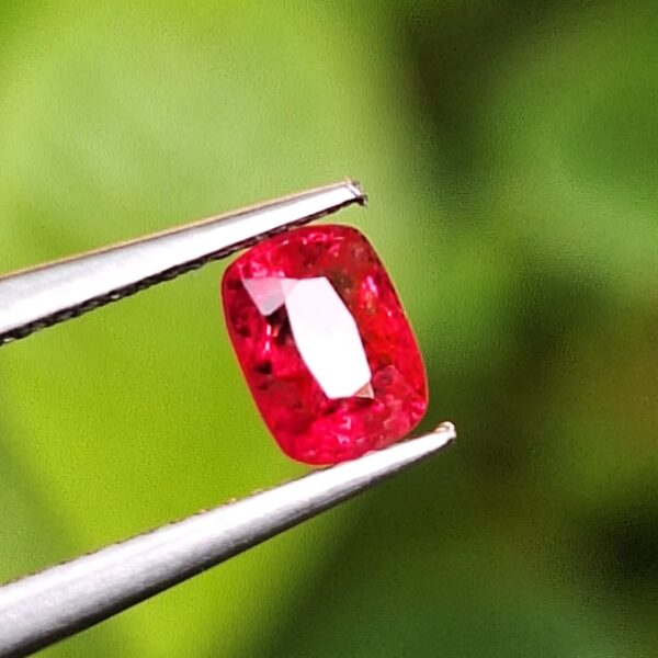 Natural Vivid Pink Spinel Burma -  0.37 ct certified Gemstone rare color - Image 3