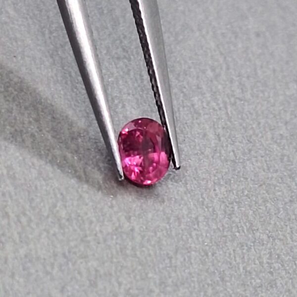 Natural Pink Sapphire 0.40 ct. - Certified - Cut Shape Oval - Image 5