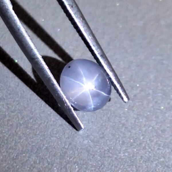 Natural Star Sapphire - 2.32 ct Gemstone Certified Oval Shape