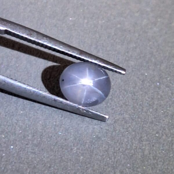 Natural Star Sapphire - 2.32 ct Gemstone Certified Oval Shape - Image 3