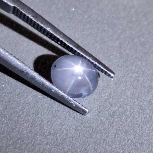 Natural Star Sapphire - 2.32 ct Gemstone Certified Oval Shape - Image 2