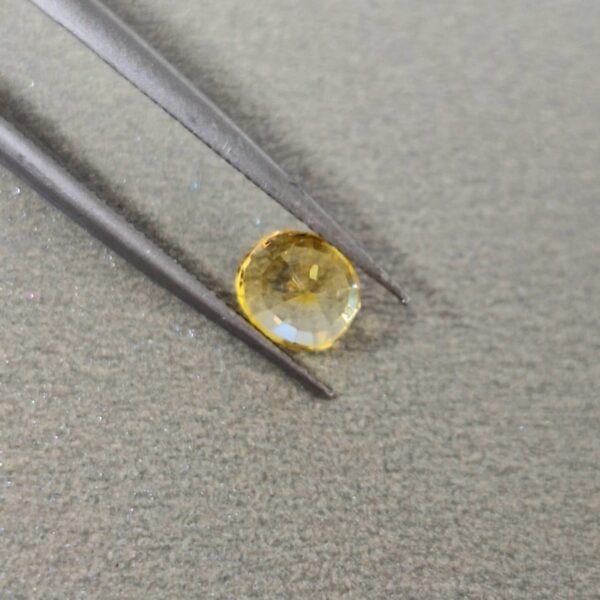 Natural Yellow Sapphire - 1.15 Carats | Ceylon | Certified Untreated - Image 6