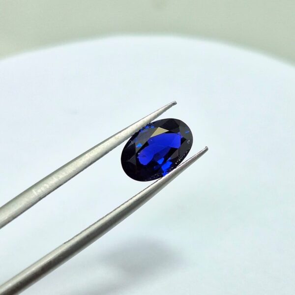 Natural Royal Blue Sapphire - 2.11 Cts. Ceylon Certified Untreated - Image 2