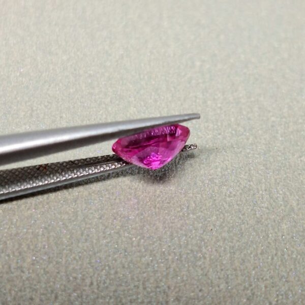 Natural Vivid Pink Sapphire - 1.21 Carats | Ceylon | Untreated - Image 8