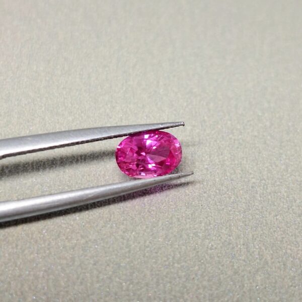 Natural Vivid Pink Sapphire - 1.21 Carats | Ceylon | Untreated - Image 7