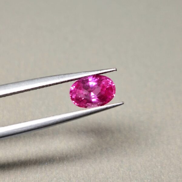 Natural Vivid Pink Sapphire - 1.21 Carats | Ceylon | Untreated - Image 6