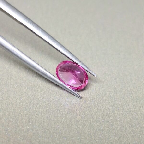 Natural Vivid Pink Sapphire - 1.21 Carats | Ceylon | Untreated - Image 2