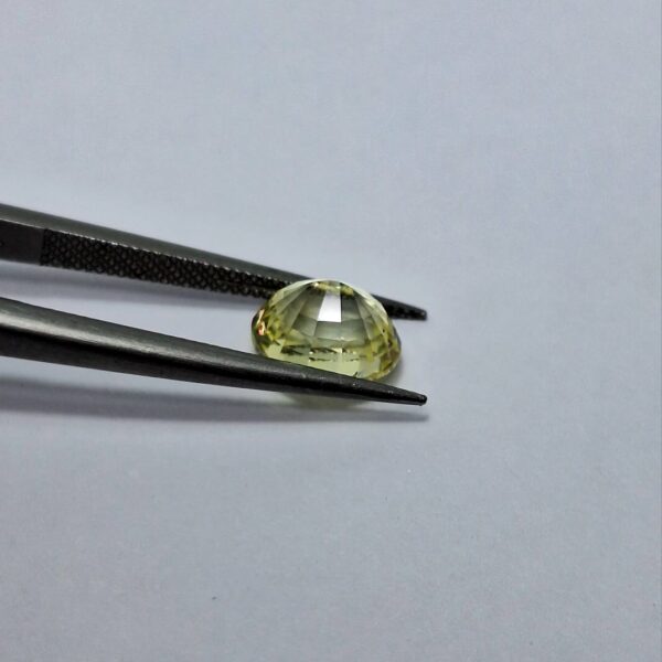 Natural Yellow  Sapphire - 2.25 Carats | Certified Untreated - Image 6