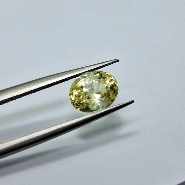 Natural Yellow  Sapphire - 2.25 Carats | Certified Untreated - Image 5