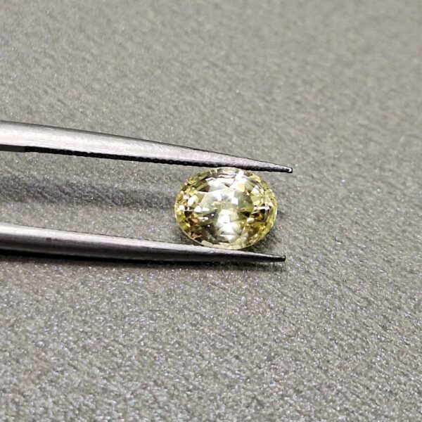 Natural Yellow  Sapphire - 2.25 Carats | Certified Untreated - Image 2