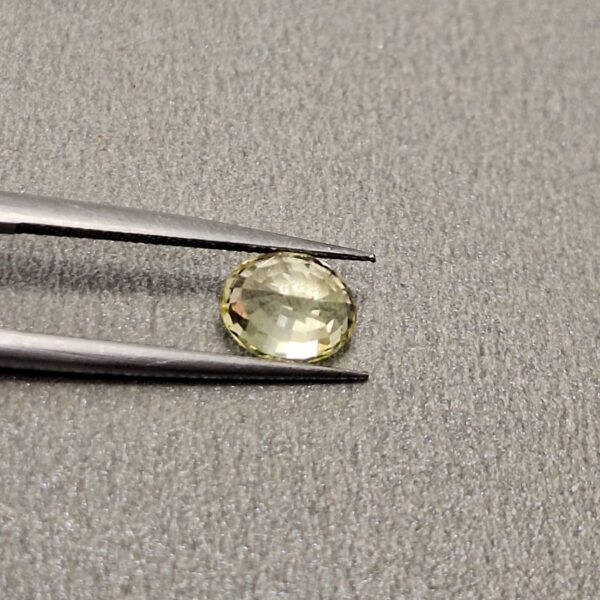 Natural Yellow  Sapphire - 2.25 Carats | Certified Untreated - Image 4