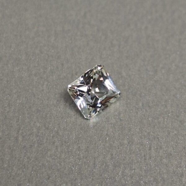 Natural White Sapphire - 1.73 Carats | Heated| SriLanka - Image 9