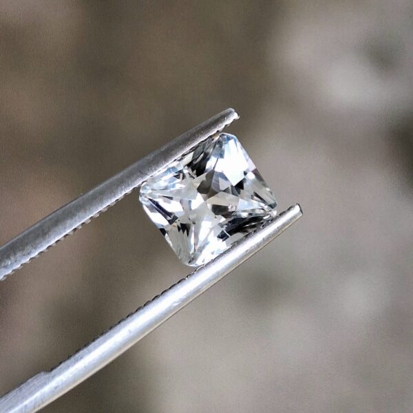 Natural White Sapphire - 1.73 Carats | Heated| SriLanka - Image 10