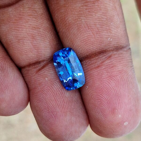 Cornflower Blue Sapphire- Natural untreated | Cushion 5.01 cts. - Image 2