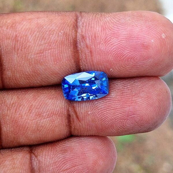 Cornflower Blue Sapphire- Natural untreated | Cushion 5.01 cts. - Image 5