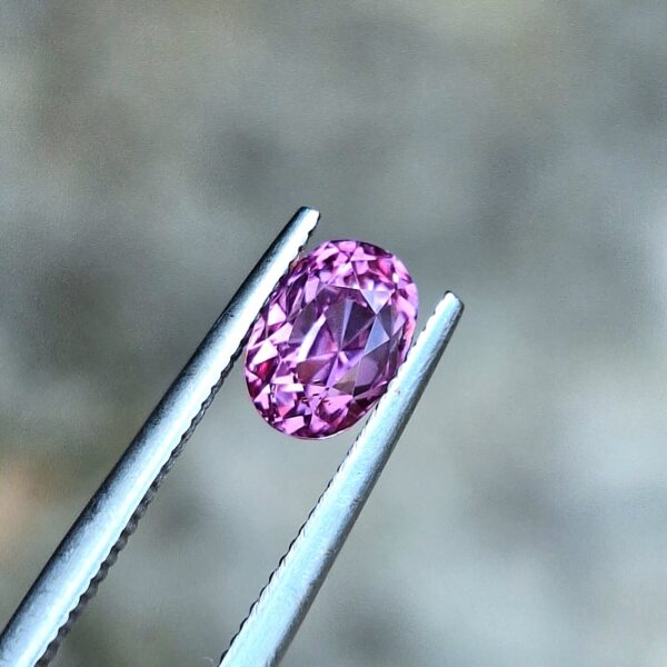 Natural Vivid Pink Sapphire - 1.73 Carats | Untreated | Ceylon - Image 3