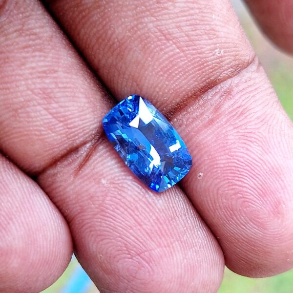 Cornflower Blue Sapphire- Natural untreated | Cushion 5.01 cts. - Image 9