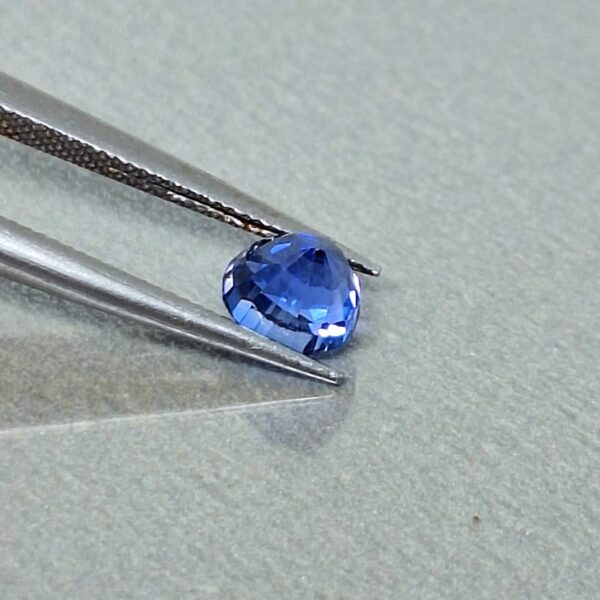 Cornflower Blue Sapphire- Natural untreated | Oval 1.00 cts. - Image 8